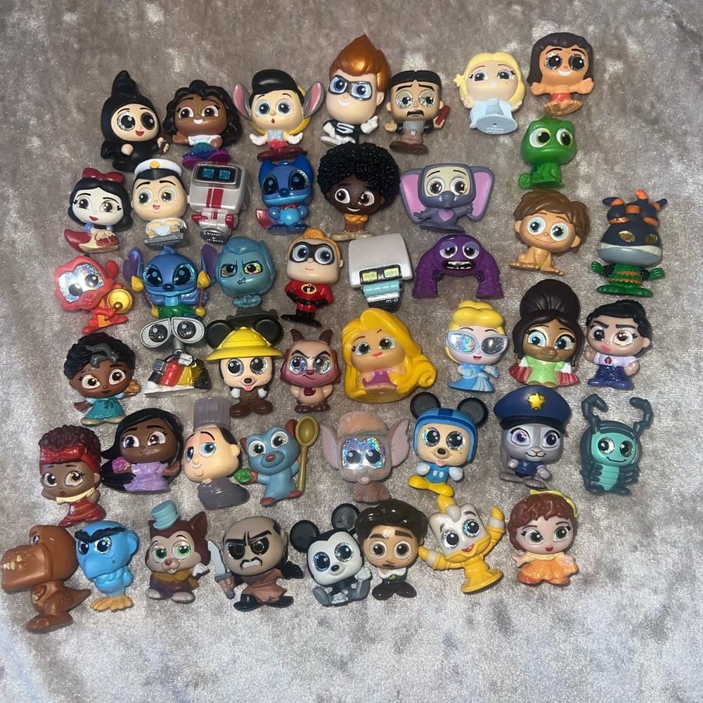 Lot of 45 Disney Doorables